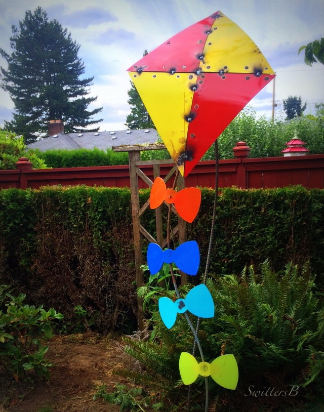 flying kite-yard art-kite-photography-SwittersB
